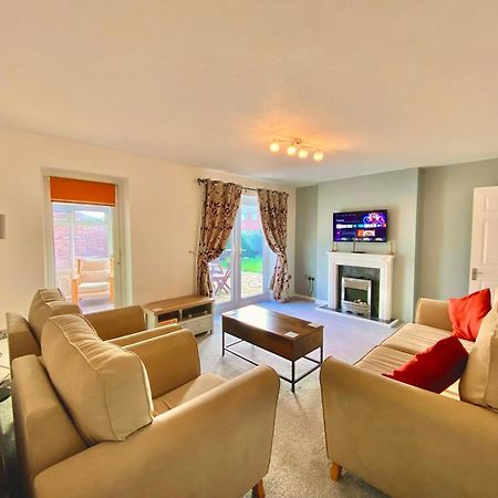 Spacious 3 Bed House, Sleeps 6, Free Parking - 14 Millers Close Leominster Exterior photo