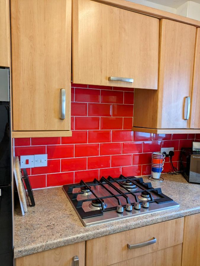 Spacious 3 Bed House, Sleeps 6, Free Parking - 14 Millers Close Leominster Exterior photo