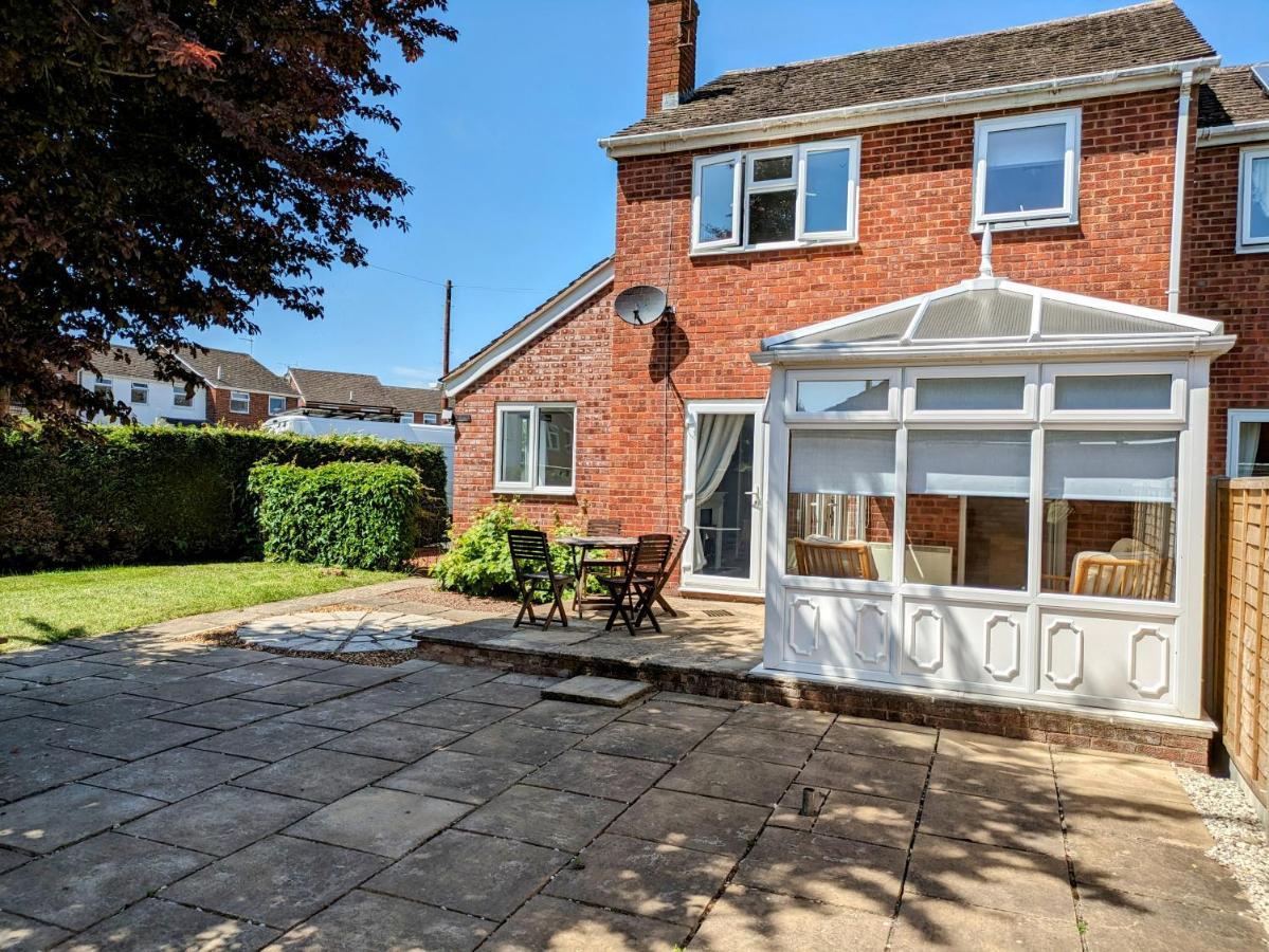 Spacious 3 Bed House, Sleeps 6, Free Parking - 14 Millers Close Leominster Exterior photo