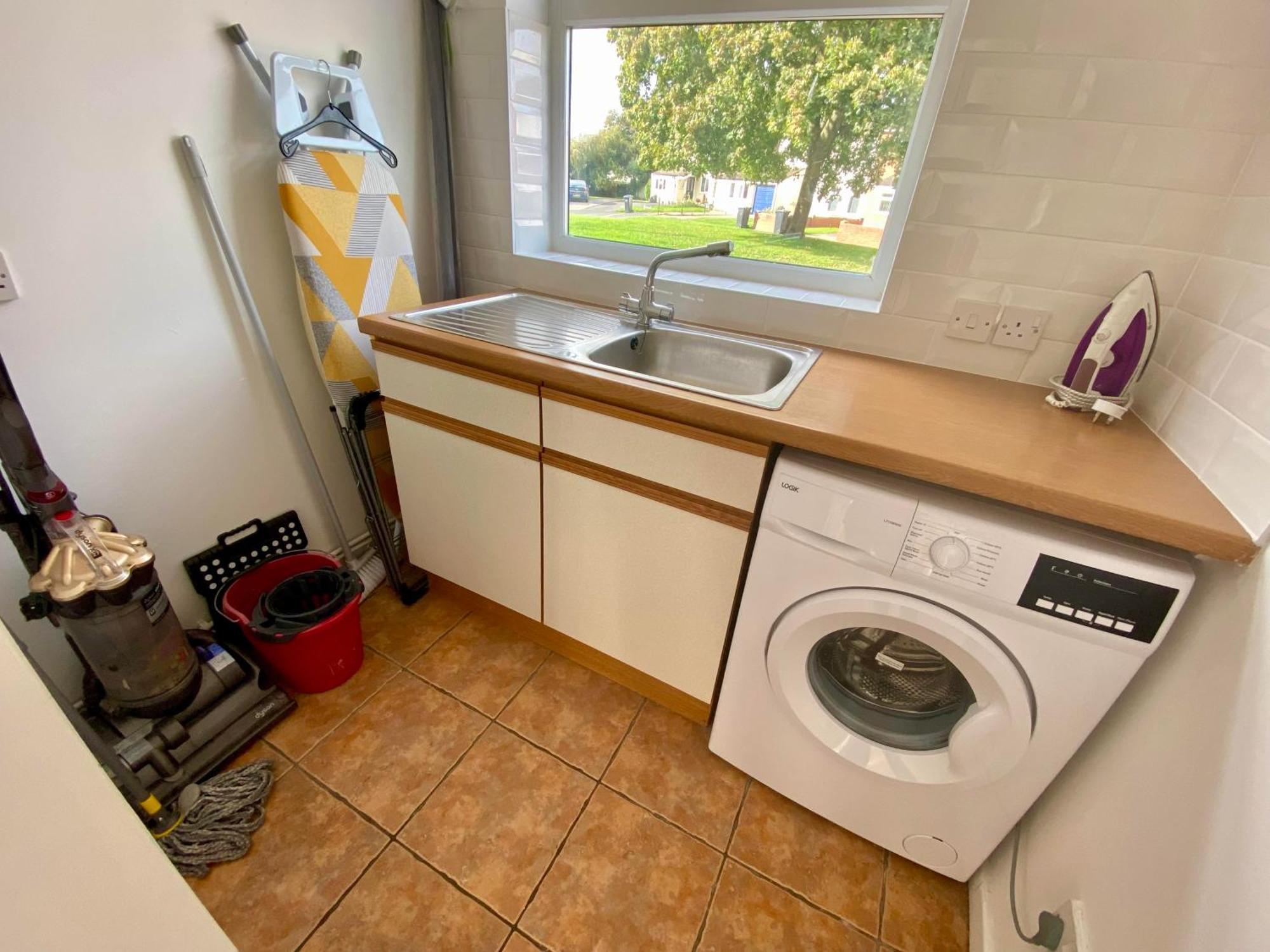 Spacious 3 Bed House, Sleeps 6, Free Parking - 14 Millers Close Leominster Exterior photo