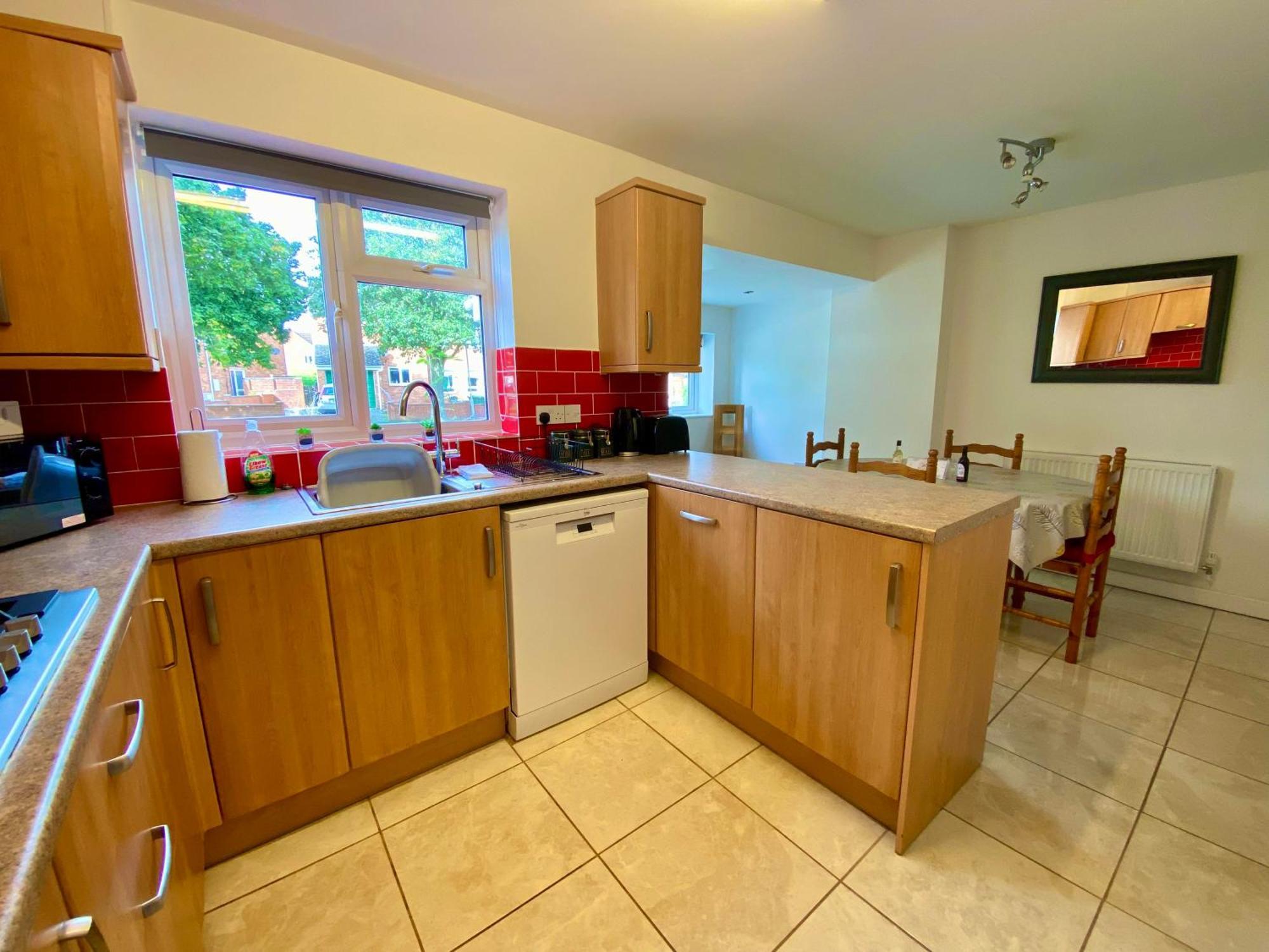 Spacious 3 Bed House, Sleeps 6, Free Parking - 14 Millers Close Leominster Exterior photo