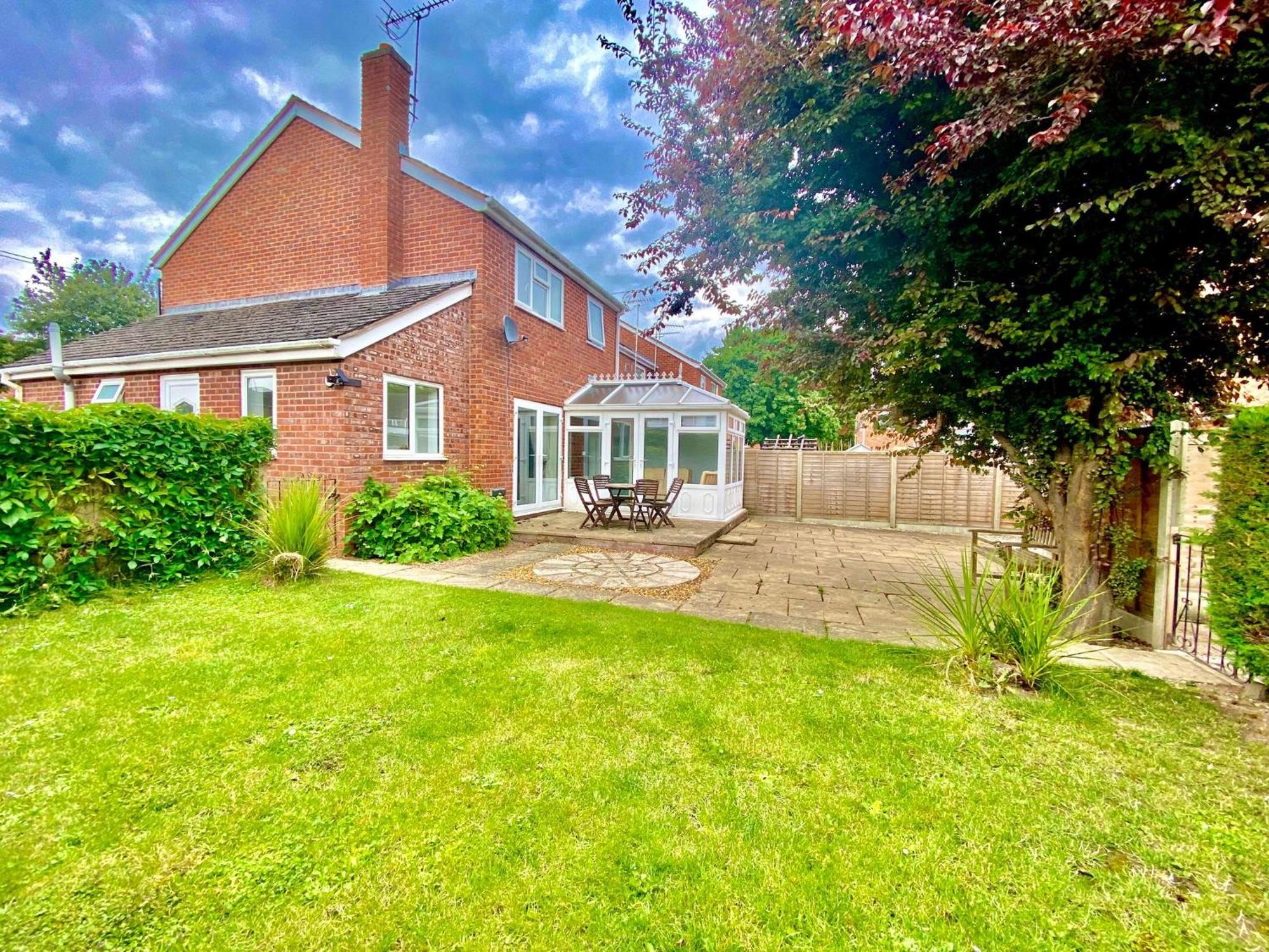 Spacious 3 Bed House, Sleeps 6, Free Parking - 14 Millers Close Leominster Exterior photo